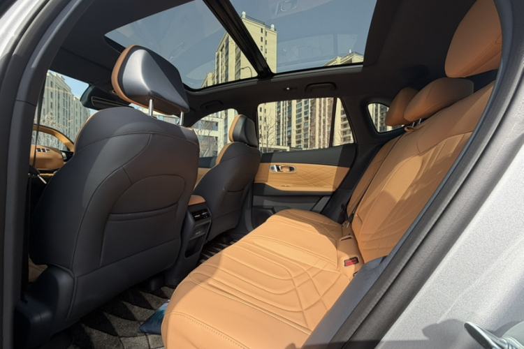 Used Geely Galaxy Xingjian 7 EM-i 2025 120km Navigator Edition Exterior 5