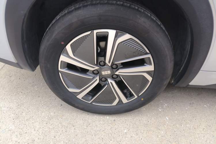 Used Geely Galaxy Xingjian 7 EM-i 2025 120km Exploration+ Version Exterior 5