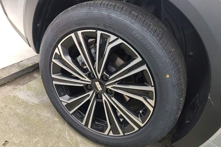 Used Geely Galaxy Xingjian 7 EM-i 2025 120km Navigator Edition Exterior 5