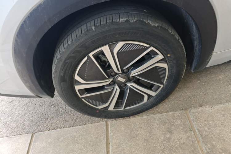 Used Geely Galaxy Xingjian 7 EM-i 2025 120km Exploration+ Version Exterior 5