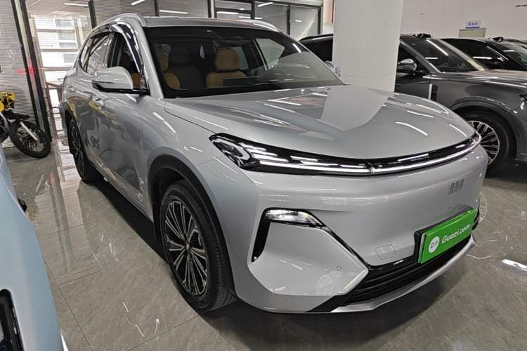 Used Geely Galaxy Xingjian 7 EM-i 2025 120km Navigator Edition Front Right 45 Deg