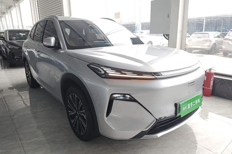 Used Geely Galaxy Xingjian 7 EM-i 2025 120km Navigator Edition Front Right 45 Deg