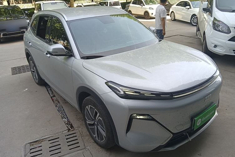 Used Geely Galaxy Xingjian 7 EM-i 2025 55 km Launch Edition Front Right 45 Deg