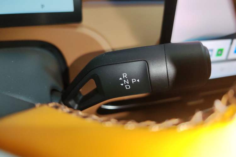 Used Geely Galaxy Xingjian 7 EM-i 2025 120km Navigator Edition Gear Lever