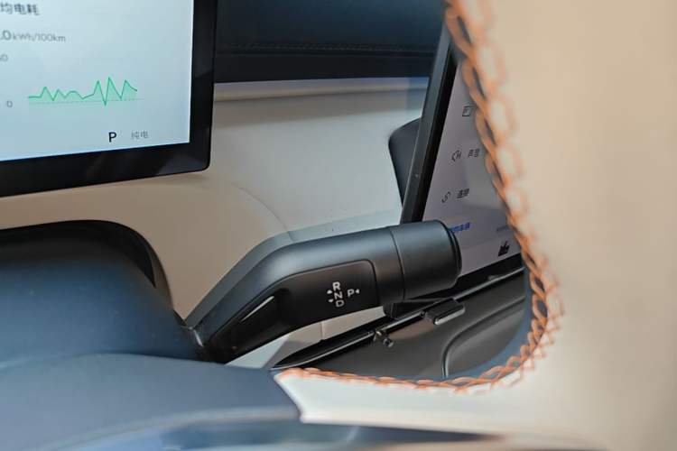 Used Geely Galaxy Xingjian 7 EM-i 2025 120km Navigator Edition Gear Lever