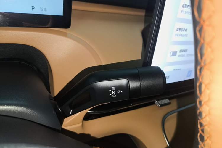 Used Geely Galaxy Xingjian 7 EM-i 2025 120km Exploration+ Version Gear Lever