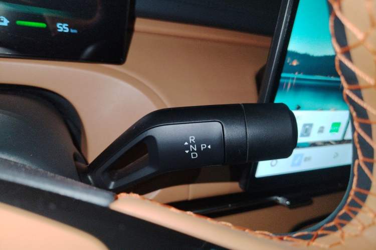 Used Geely Galaxy Xingjian 7 EM-i 2025 55 km Launch Edition Gear Lever
