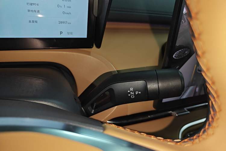 Used Geely Galaxy Xingjian 7 EM-i 2025 120km Navigator Edition Gear Lever