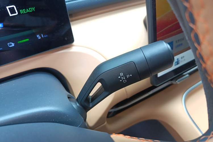Used Geely Galaxy Xingjian 7 EM-i 2025 120km Launch+ Version Gear Lever