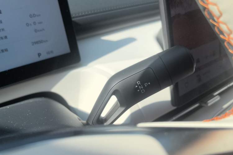 Used Geely Galaxy Xingjian 7 EM-i 2025 120km Navigator Edition Gear Lever