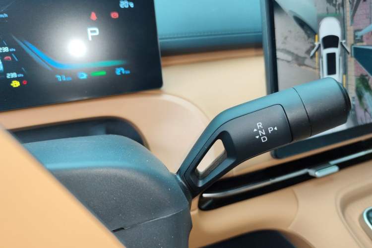 Used Geely Galaxy Xingjian 7 EM-i 2025 55 km Launch Edition Gear Lever