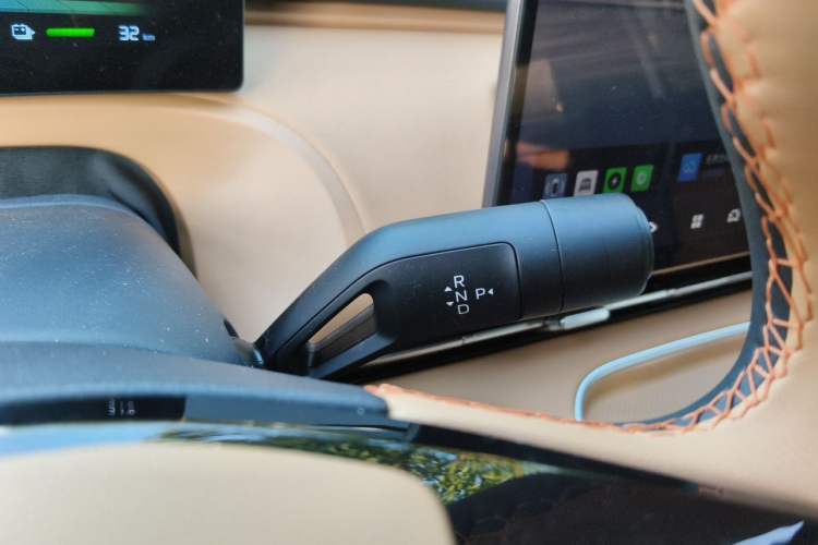 Used Geely Galaxy Xingjian 7 EM-i 2025 55 km Launch Edition Gear Lever
