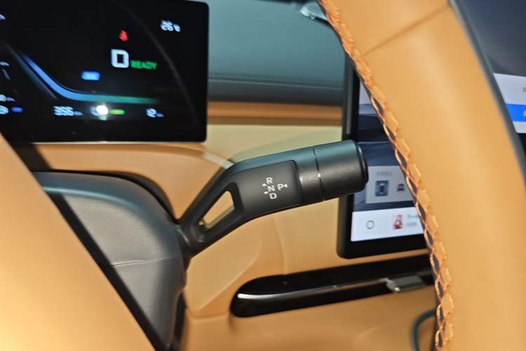 Used Geely Galaxy Xingjian 7 EM-i 2025 55 km Launch Edition Gear Lever