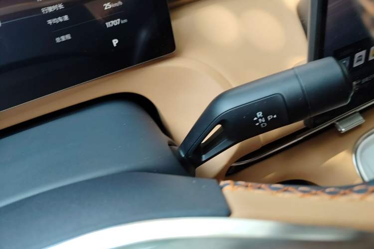 Used Geely Galaxy Xingjian 7 EM-i 2025 120km Exploration+ Version Gear Lever