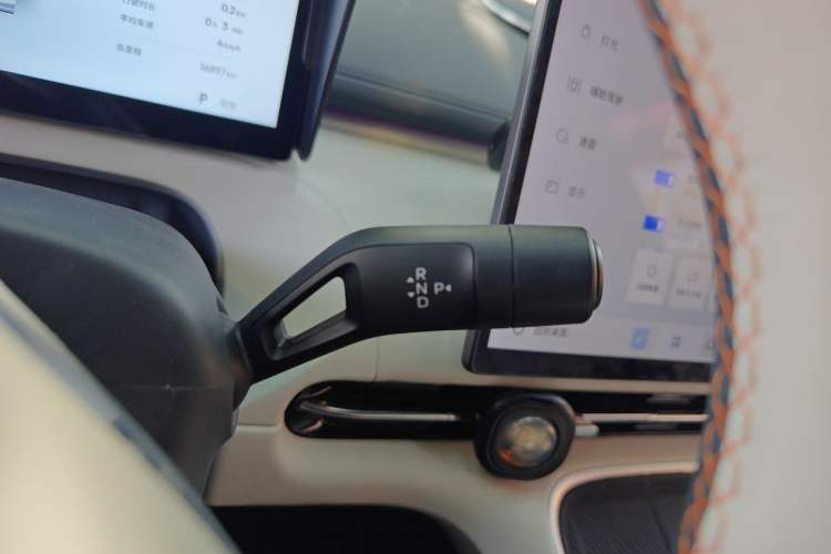 Used Geely Galaxy Xingjian 7 EM-i 2025 120km Navigator Edition Gear Lever