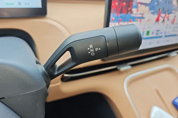 Used Geely Galaxy Xingjian 7 EM-i 2025 120km Navigator Edition Gear Lever