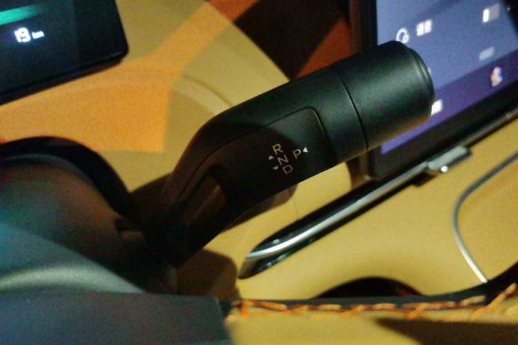 Used Geely Galaxy Xingjian 7 EM-i 2025 120km Launch+ Version Gear Lever