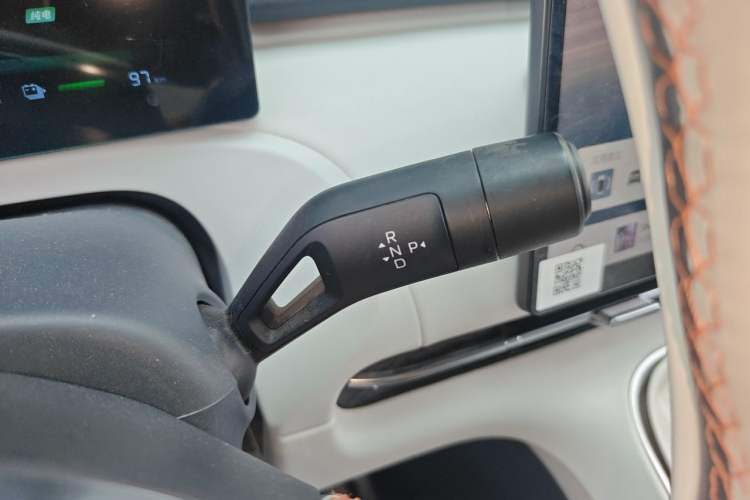 Used Geely Galaxy Xingjian 7 EM-i 2025 120km Launch+ Version Gear Lever