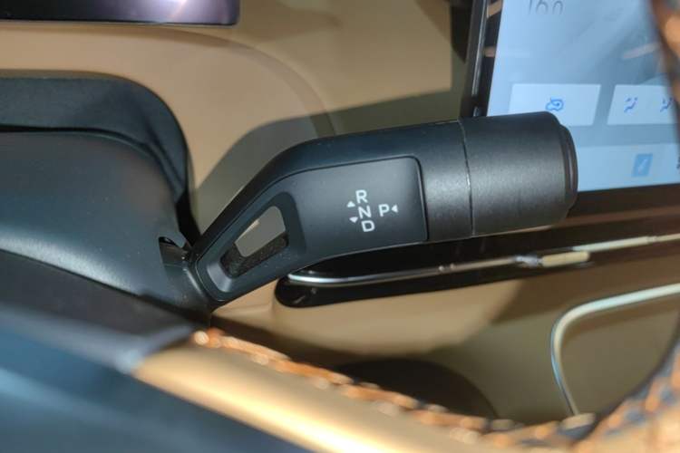 Used Geely Galaxy Xingjian 7 EM-i 2025 120km Exploration+ Version Gear Lever