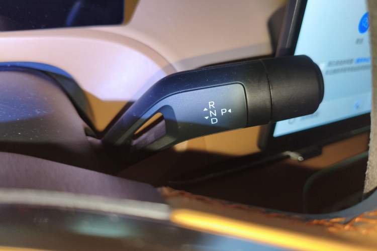 Used Geely Galaxy Xingjian 7 EM-i 2025 120km Launch+ Version Gear Lever
