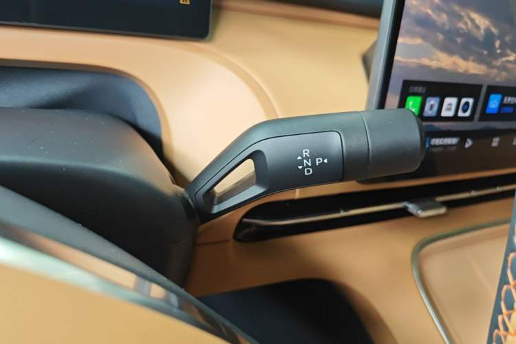 Used Geely Galaxy Xingjian 7 EM-i 2025 120km Exploration+ Version Gear Lever