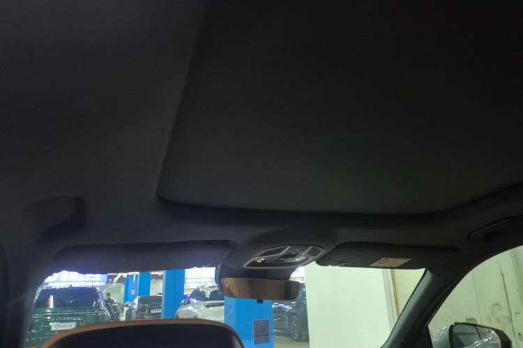 Used Geely Galaxy Xingjian 7 EM-i 2025 120km Exploration+ Version Headliner
