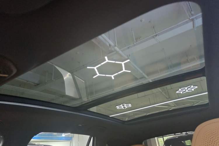 Used Geely Galaxy Xingjian 7 EM-i 2025 120km Exploration+ Version Headliner