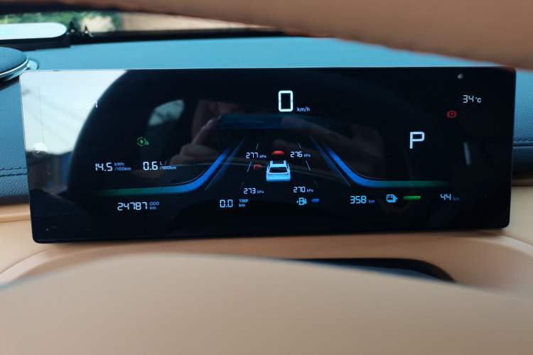 Used Geely Galaxy Xingjian 7 EM-i 2025 120km Launch+ Version Instrument Cluster