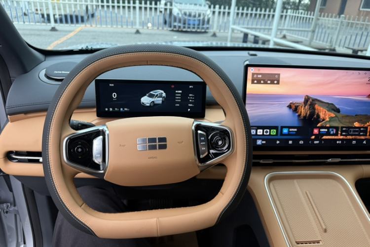 Used Geely Galaxy Xingjian 7 EM-i 2025 120km Exploration+ Version Interior 10
