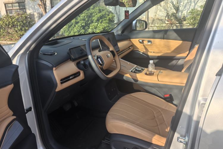 Used Geely Galaxy Xingjian 7 EM-i 2025 120km Navigator Edition Interior 2