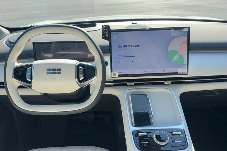 Used Geely Galaxy Xingjian 7 EM-i 2025 120km Exploration+ Version Interior 2