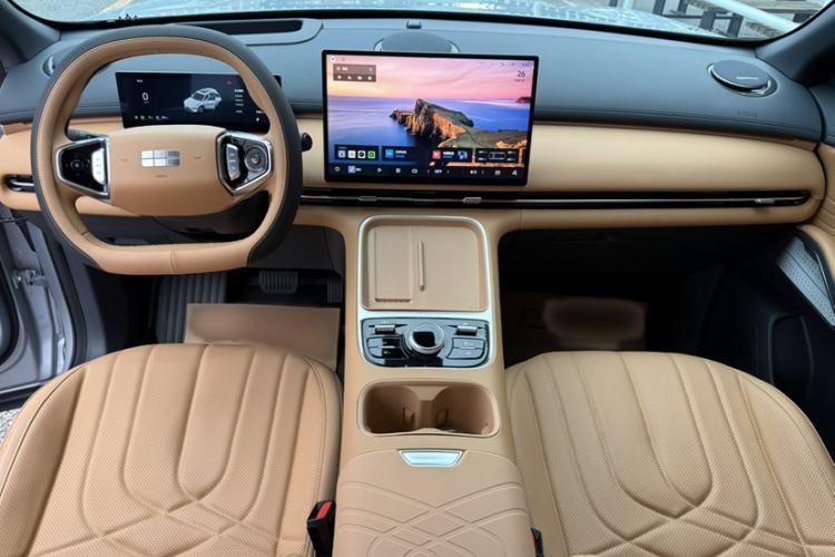 Used Geely Galaxy Xingjian 7 EM-i 2025 120km Exploration+ Version Interior 3