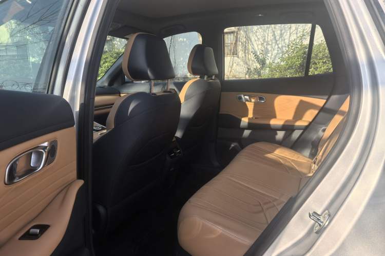 Used Geely Galaxy Xingjian 7 EM-i 2025 120km Navigator Edition Interior 3