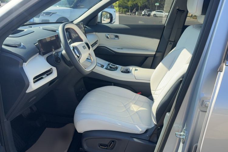 Used Geely Galaxy Xingjian 7 EM-i 2025 120km Exploration+ Version Interior 3