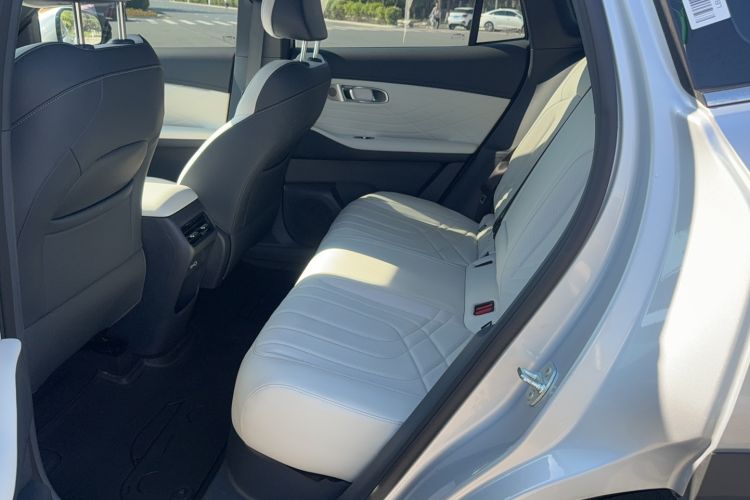 Used Geely Galaxy Xingjian 7 EM-i 2025 120km Exploration+ Version Interior 4