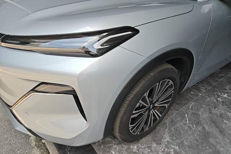 Used Geely Galaxy Xingjian 7 EM-i 2025 120km Navigator Edition Left Front Headlight