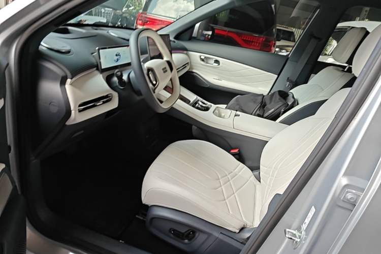Used Geely Galaxy Xingjian 7 EM-i 2025 120km Navigator Edition Left Front Seat
