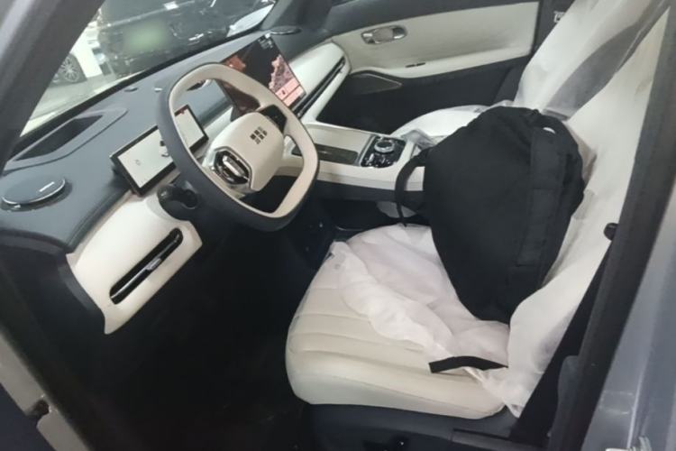 Used Geely Galaxy Xingjian 7 EM-i 2025 120km Exploration+ Version Left Front Seat