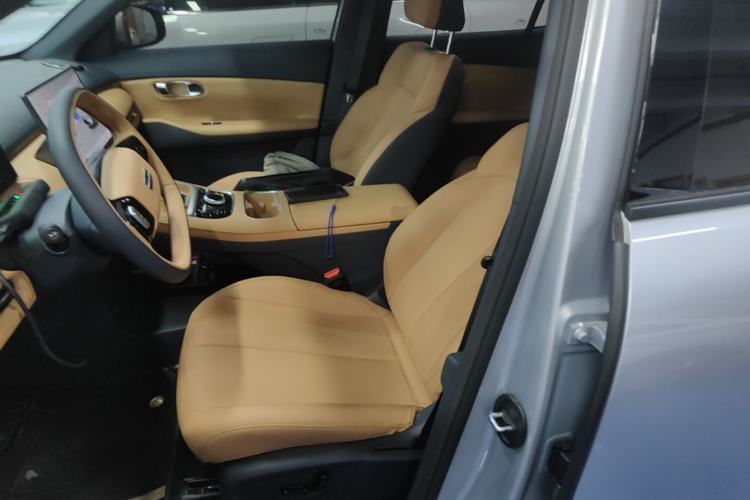 Used Geely Galaxy Xingjian 7 EM-i 2025 55 km Launch Edition Left Front Seat