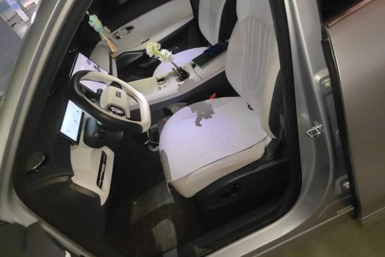 Used Geely Galaxy Xingjian 7 EM-i 2025 120km Exploration+ Version Left Front Seat