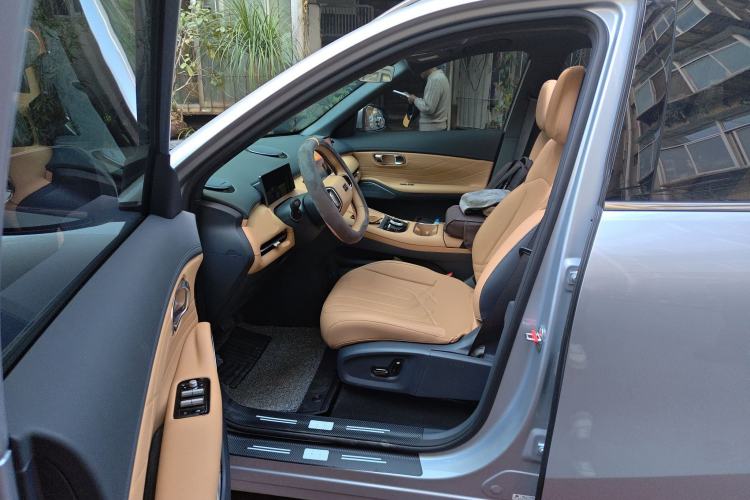 Used Geely Galaxy Xingjian 7 EM-i 2025 120km Launch+ Version Left Front Seat