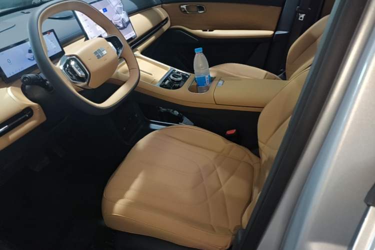 Used Geely Galaxy Xingjian 7 EM-i 2025 120km Exploration+ Version Left Front Seat