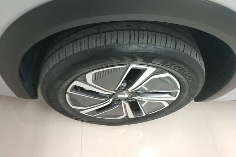 Used Geely Galaxy Xingjian 7 EM-i 2025 120km Exploration+ Version Left Front Wheel Hub