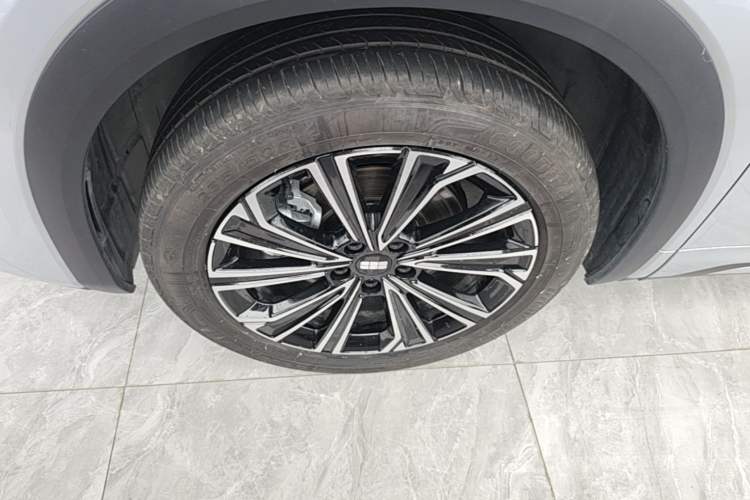 Used Geely Galaxy Xingjian 7 EM-i 2025 120km Navigator Edition Left Front Wheel Hub