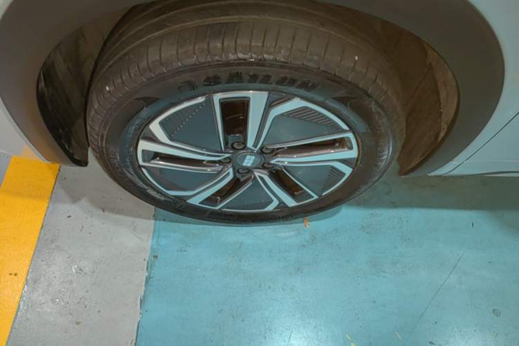 Used Geely Galaxy Xingjian 7 EM-i 2025 120km Exploration+ Version Left Front Wheel Hub