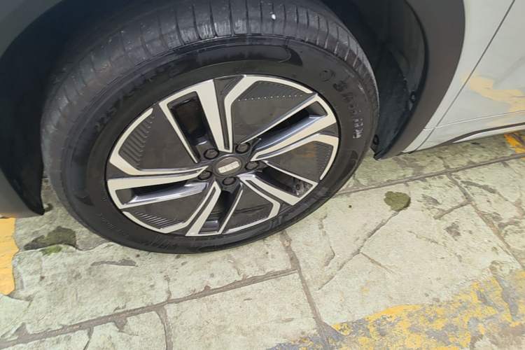 Used Geely Galaxy Xingjian 7 EM-i 2025 120km Exploration+ Version Left Front Wheel Hub