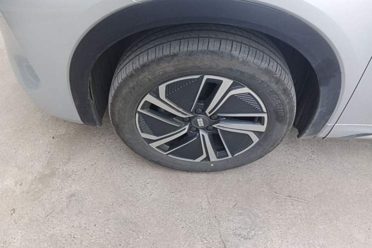 Used Geely Galaxy Xingjian 7 EM-i 2025 55 km Launch Edition Left Front Wheel Hub