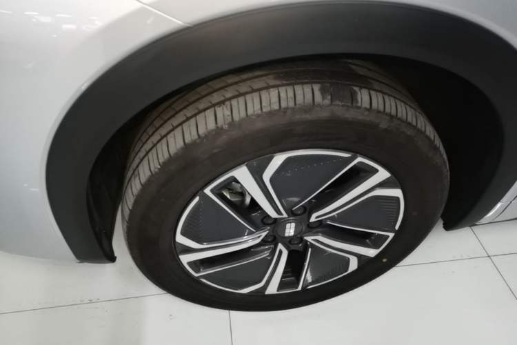 Used Geely Galaxy Xingjian 7 EM-i 2025 120km Exploration+ Version Left Front Wheel Hub
