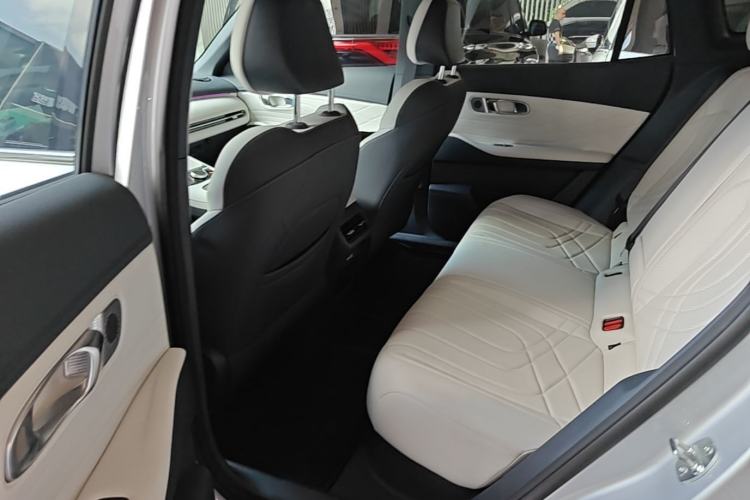 Used Geely Galaxy Xingjian 7 EM-i 2025 120km Navigator Edition Left Rear Seat