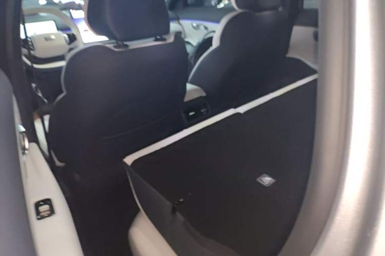 Used Geely Galaxy Xingjian 7 EM-i 2025 120km Navigator Edition Left Rear Seat